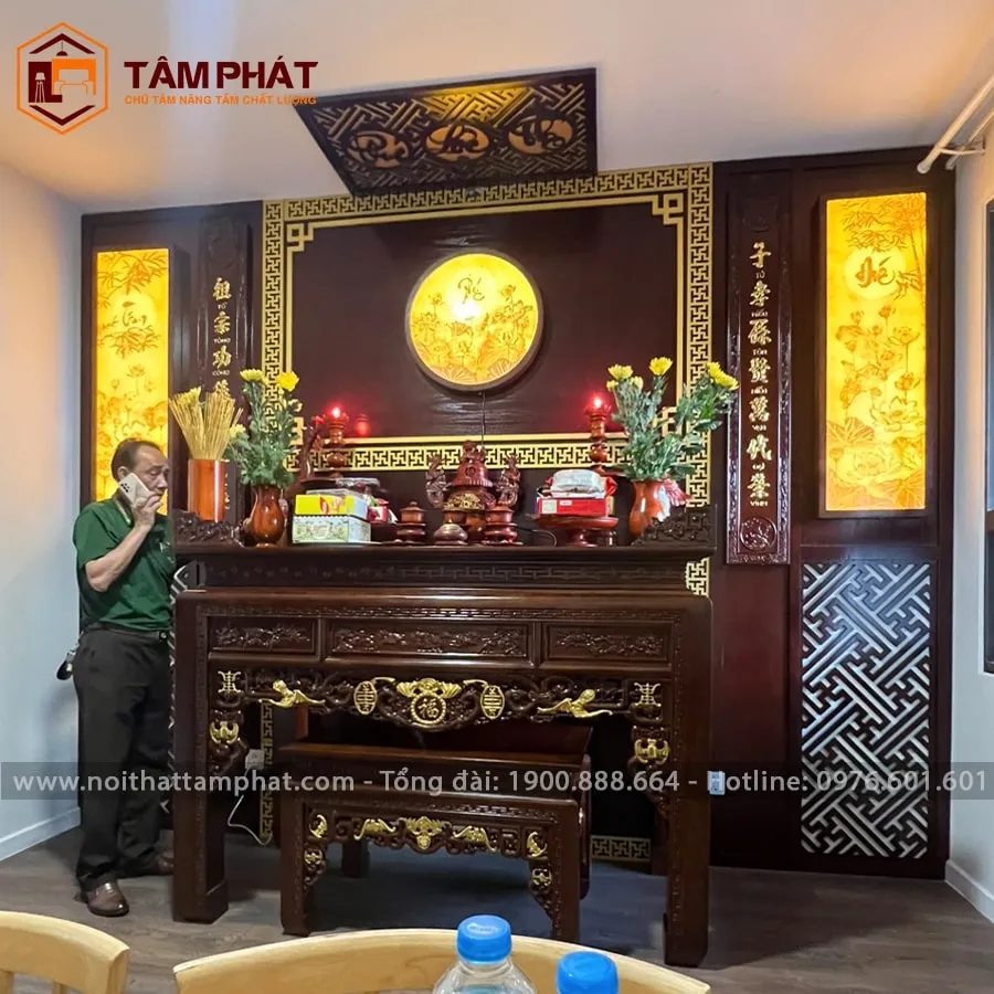 Phòng thờ gia tiên đầy đủ ấm cúng