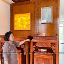 Bàn thờ đứng triện sen gỗ hương sang trọng.