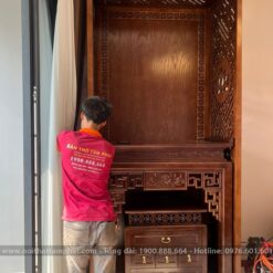 Thiết kế bàn thờ BT-1088 hạ tầng chung cư hiện đại có vách ngăn.
