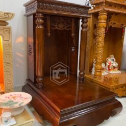 Thiết kế đơn giản, cột 2 bên trơn, không họa tiết.