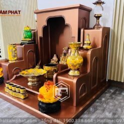 Đường nét bàn thờ uốn lượn mềm mại.