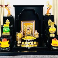 Màu đen huyền tối giản.