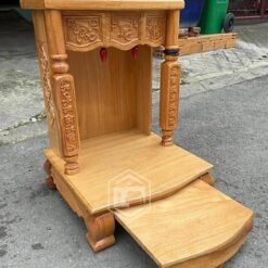 Bàn thờ chất liệu gỗ gõ tự nhiên cao cấp.