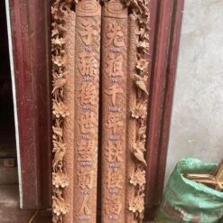 Có phiên âm tiếng Hán cả tiếng việt đi kèm.