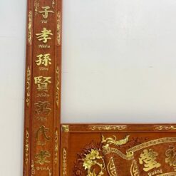 Nổi bật với các họa tiết dát vàng thu hút.