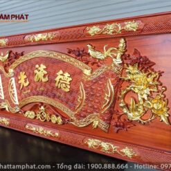 Nổi bật với các họa tiết dát vàng sang trọng.