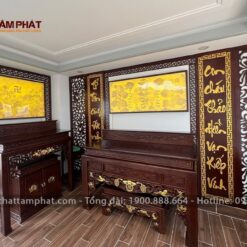 Mẫu bàn thờ đứng hiện đại, dát vàng sang trọng.