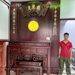 Phòng thờ BT-1086 nổi bật với bộ hoành phi câu đối đẹp.
