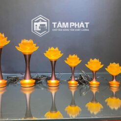Đèn thờ đa dạng kích thước phù hợp với bàn thờ.