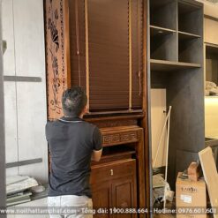 Rèm che sáo gỗ tiện lợi, dễ dàng thao tác sử dụng.