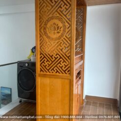 Vách ngăn MDF tạo sự kín đáo, trang nghiêm.