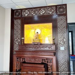 Gồm bàn thờ đứng nhị cấp, triện sen gỗ sồi hiện đại.