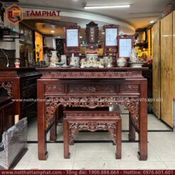 Bàn thờ nhị cấp gia chủ có thể sắp xếp ảnh thờ, bài vị gọn gàng, thuận tiện hương lễ hơn.