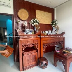 Mẫu bàn thờ đứng mẫu Như Ý mang ý nghĩa tốt đẹp, được nhiều gia chủ yêu thích lựa chọn.