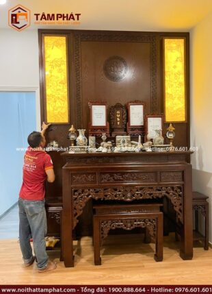 Bàn thờ Gia Tiên Cửu Huyền bài trí đẹp, gọn gàng, chuẩn phong thủy.