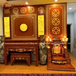 Cả 2 bàn thờ đều được làm từ chất liệu gỗ hương đá có độ bền cao.