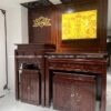 Bộ 2 bàn thờ đứng gỗ sồi tự nhiên có độ bền cao.