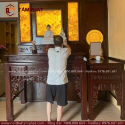 Mỗi chi tiết trong phòng thờ đều hướng đến sự hài hòa giữa thẩm mỹ và tâm linh.