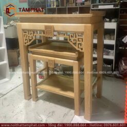 Bàn thờ đứng với đường nét cân đối, tạo điểm nhấn trang nghiêm cho khu vực thờ.